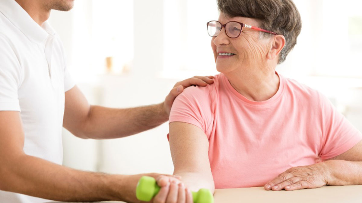 Fisioterapia: Importancia y beneficios en el adulto mayor